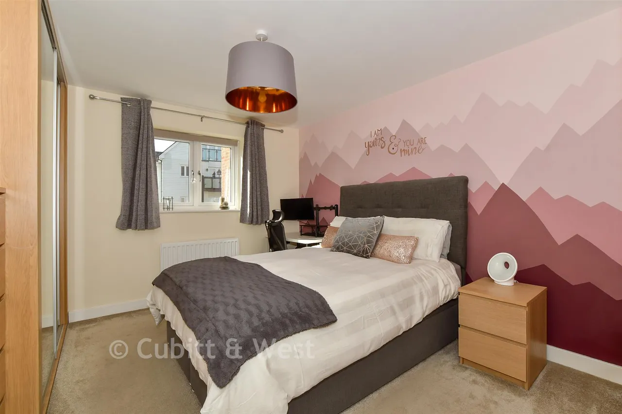 Bricklayer Lane, Faygate, RH12, photo 8
