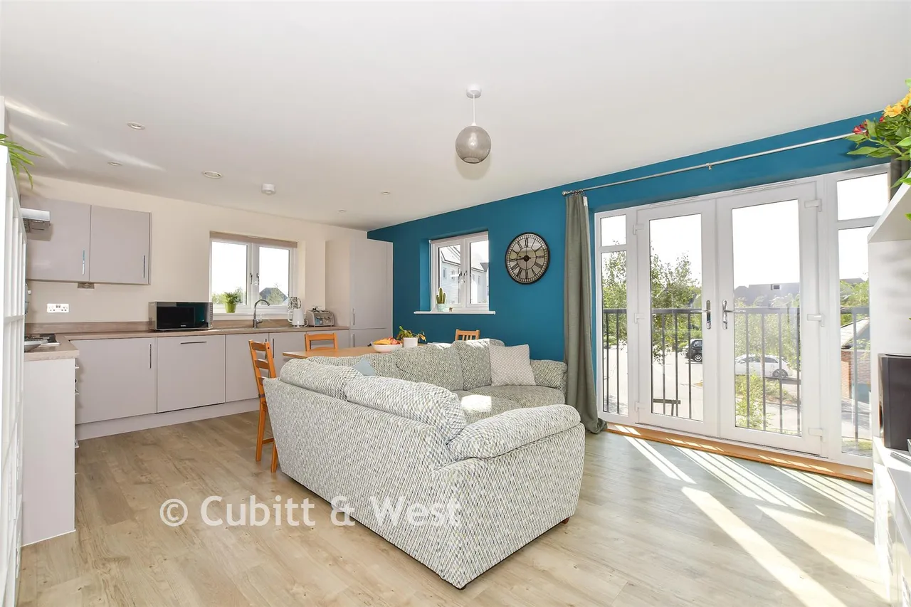 Bricklayer Lane, Faygate, RH12, photo 5
