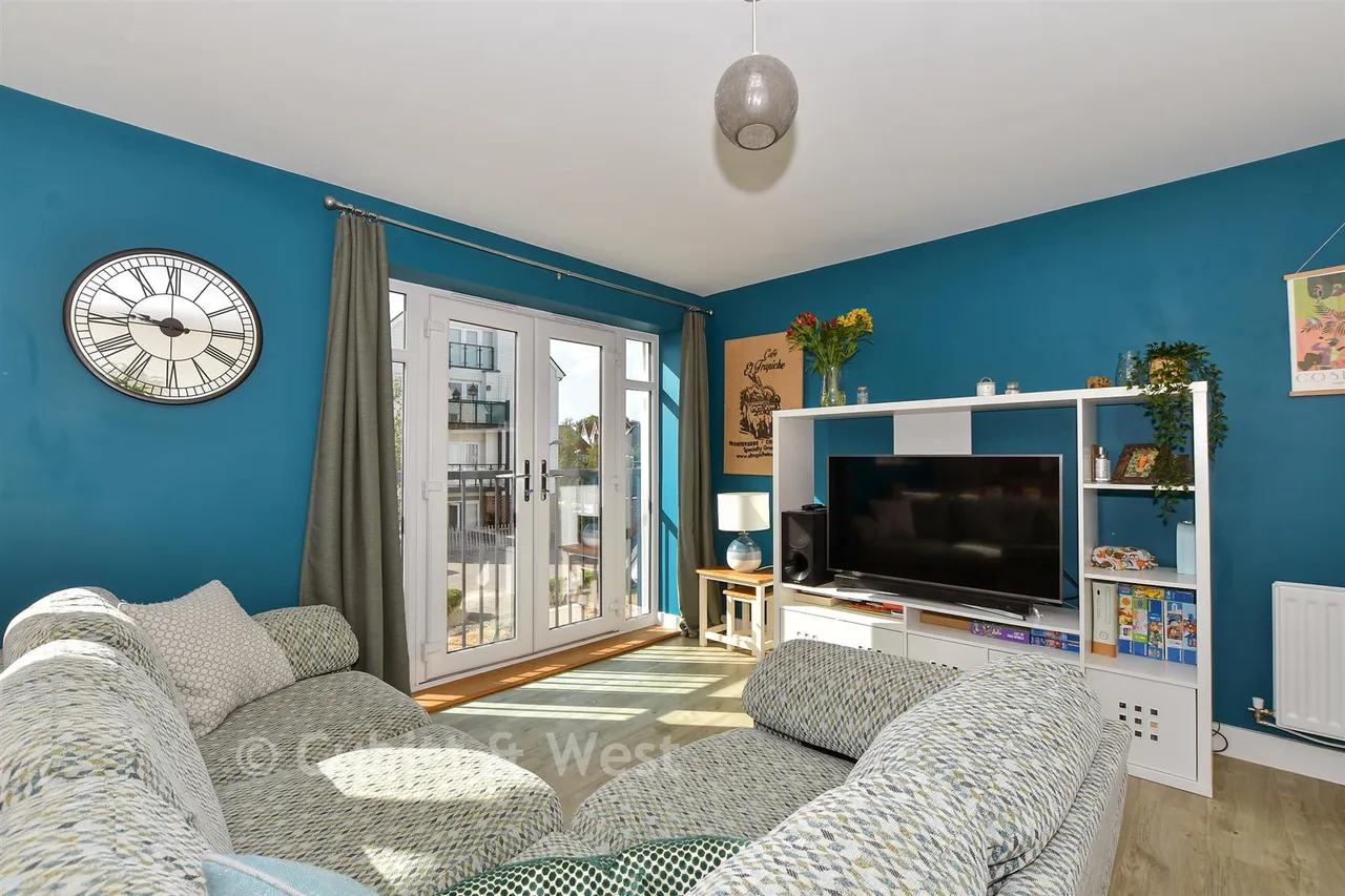 Bricklayer Lane, Faygate, RH12, photo 10
