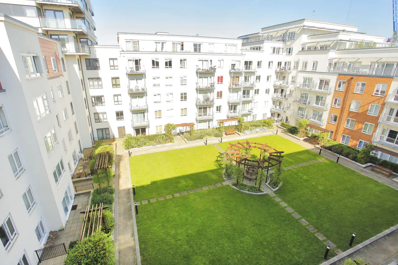 Flat 103, Amelia House, 11 Boulevard Drive, London, photo 6