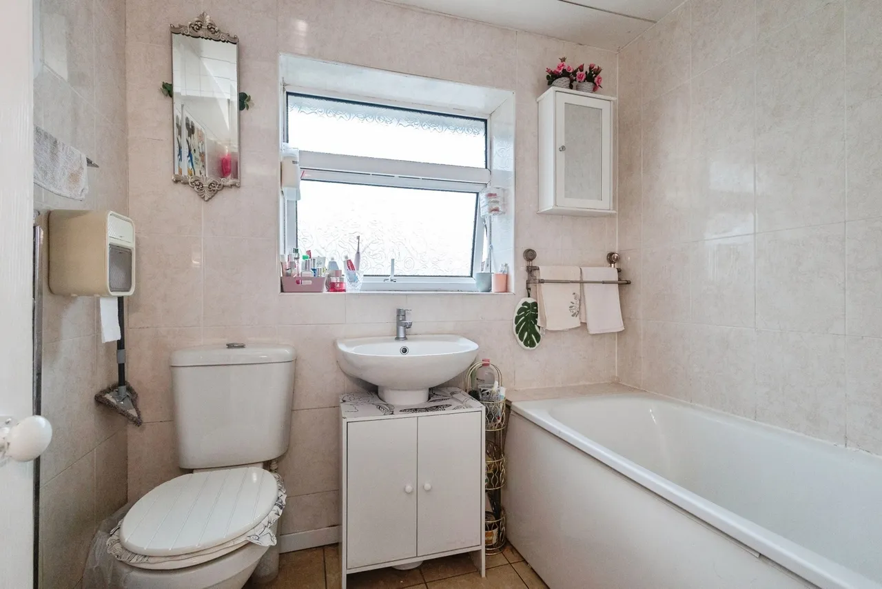Maple Avenue, Audenshaw, M34, photo 16