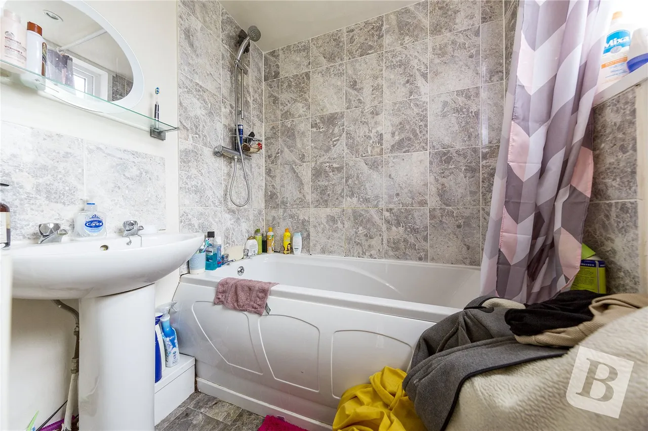 Dagenham, RM9, photo 7