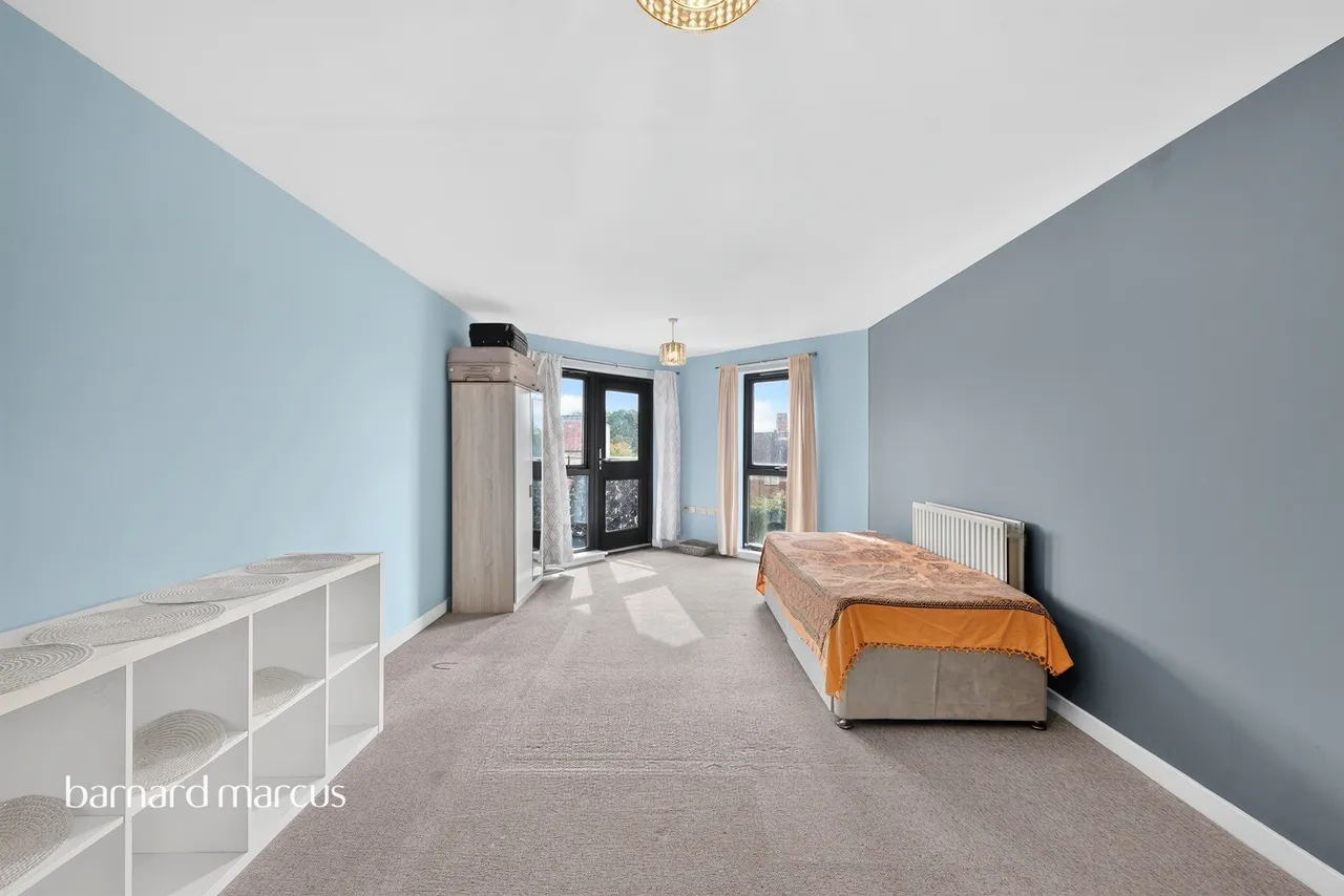 Staines Road, Feltham, TW14, photo 6