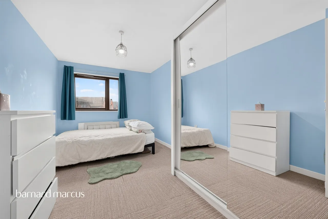 1 bed flat for sale, Staines Road, Feltham, TW14