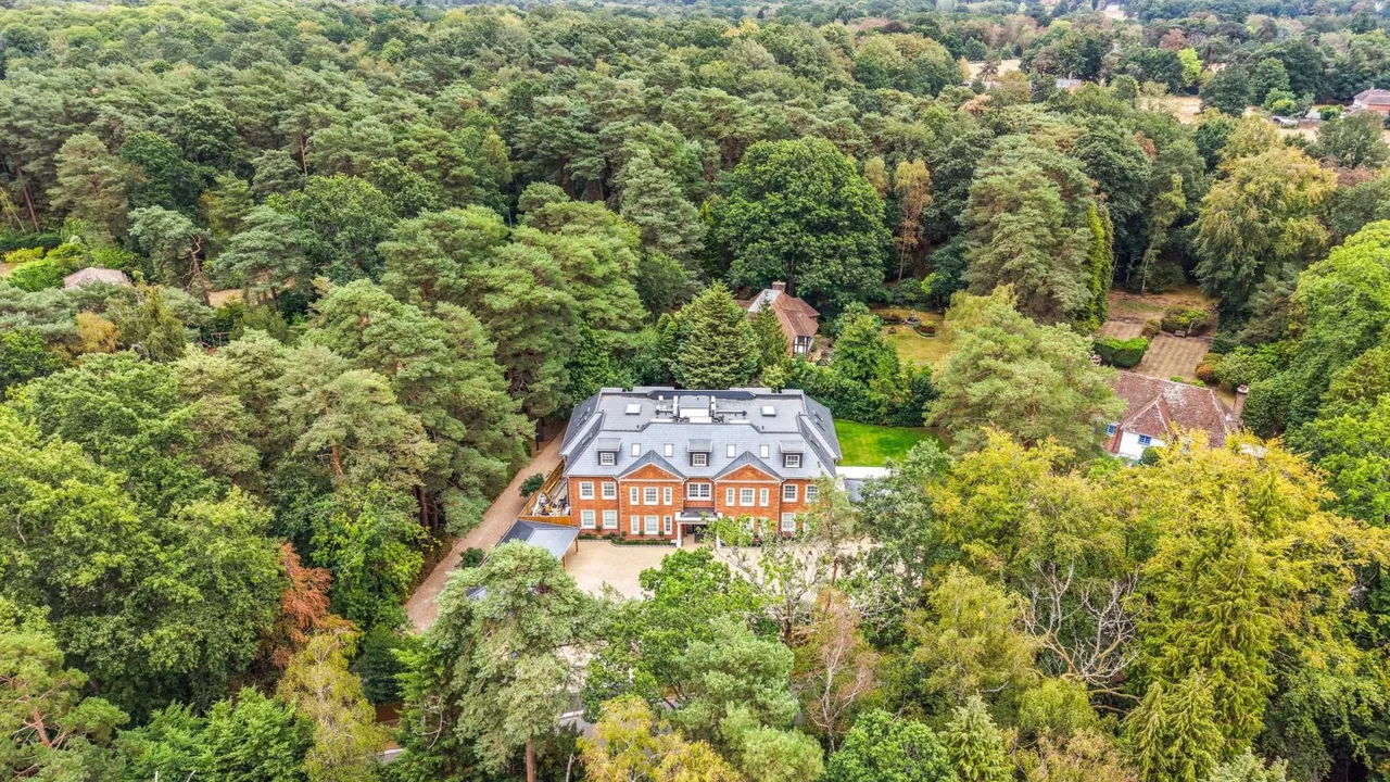 2 bed flat for sale — Coronation Road, Ascot, Berkshire, SL5 9LQ