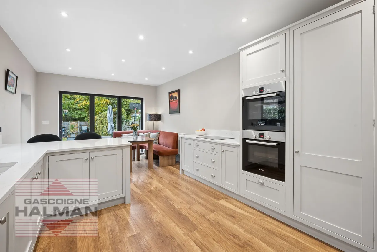 Northenden Road, Sale, photo 11