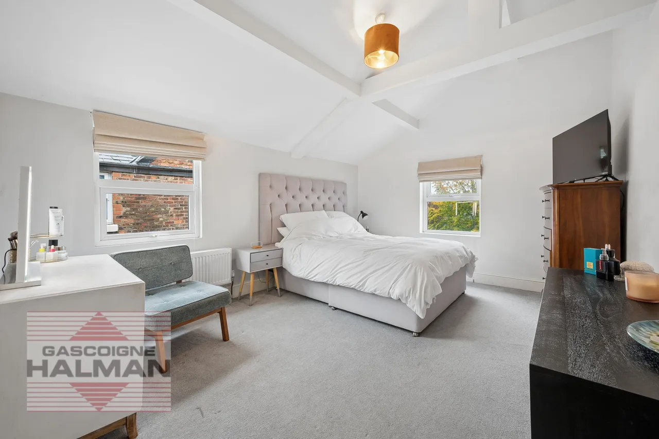 Northenden Road, Sale, photo 19