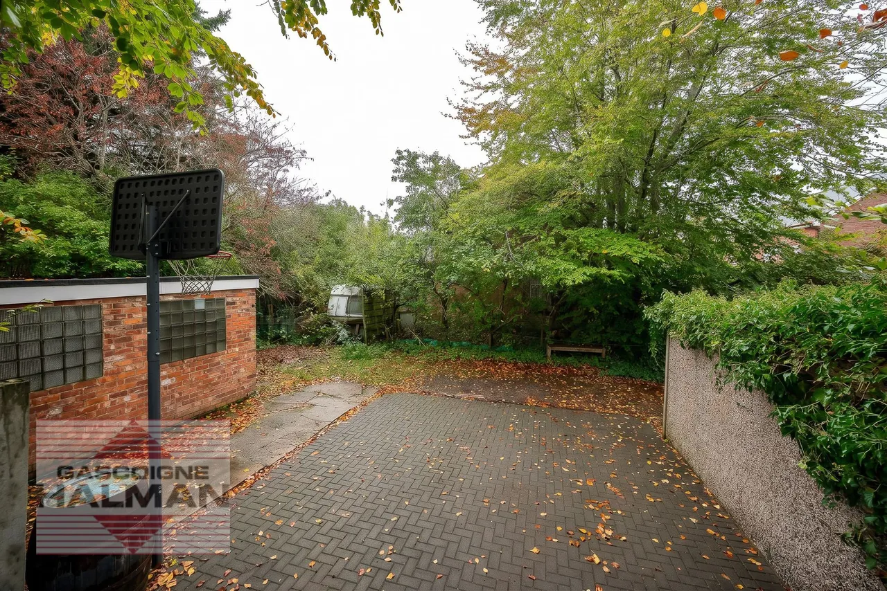 Northenden Road, Sale, photo 24