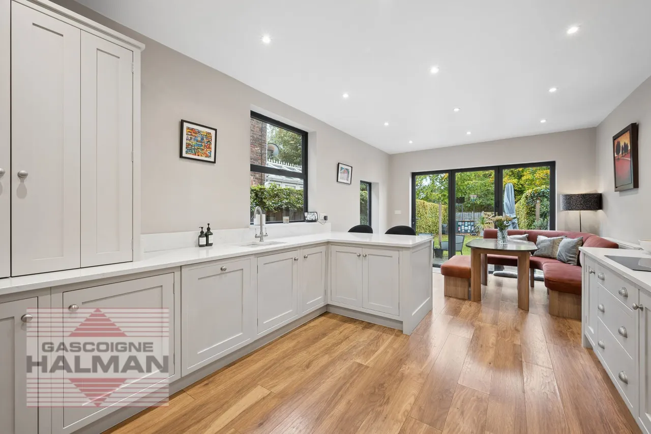 Northenden Road, Sale, photo 9