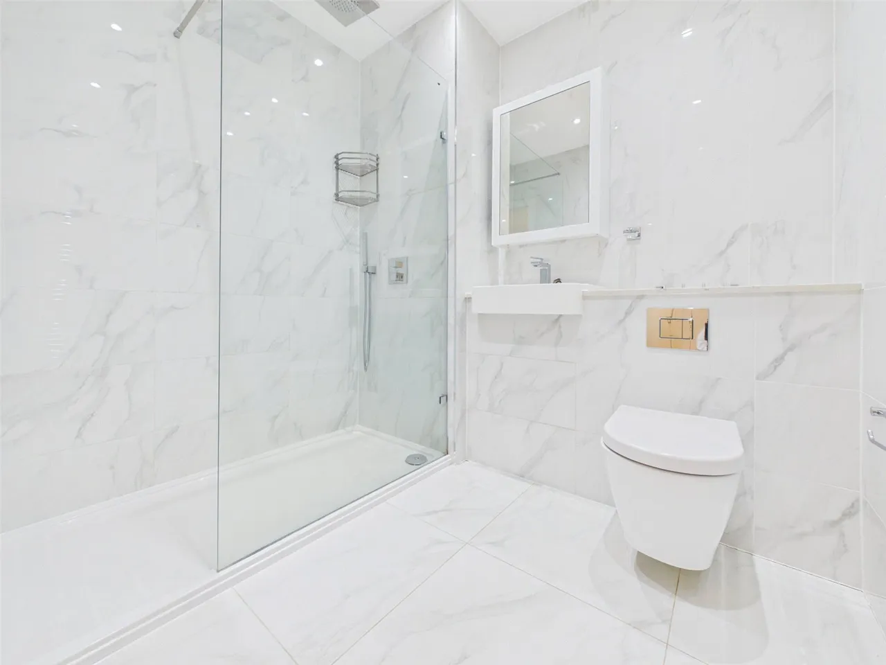 High Road, Ickenham, UB10, photo 5