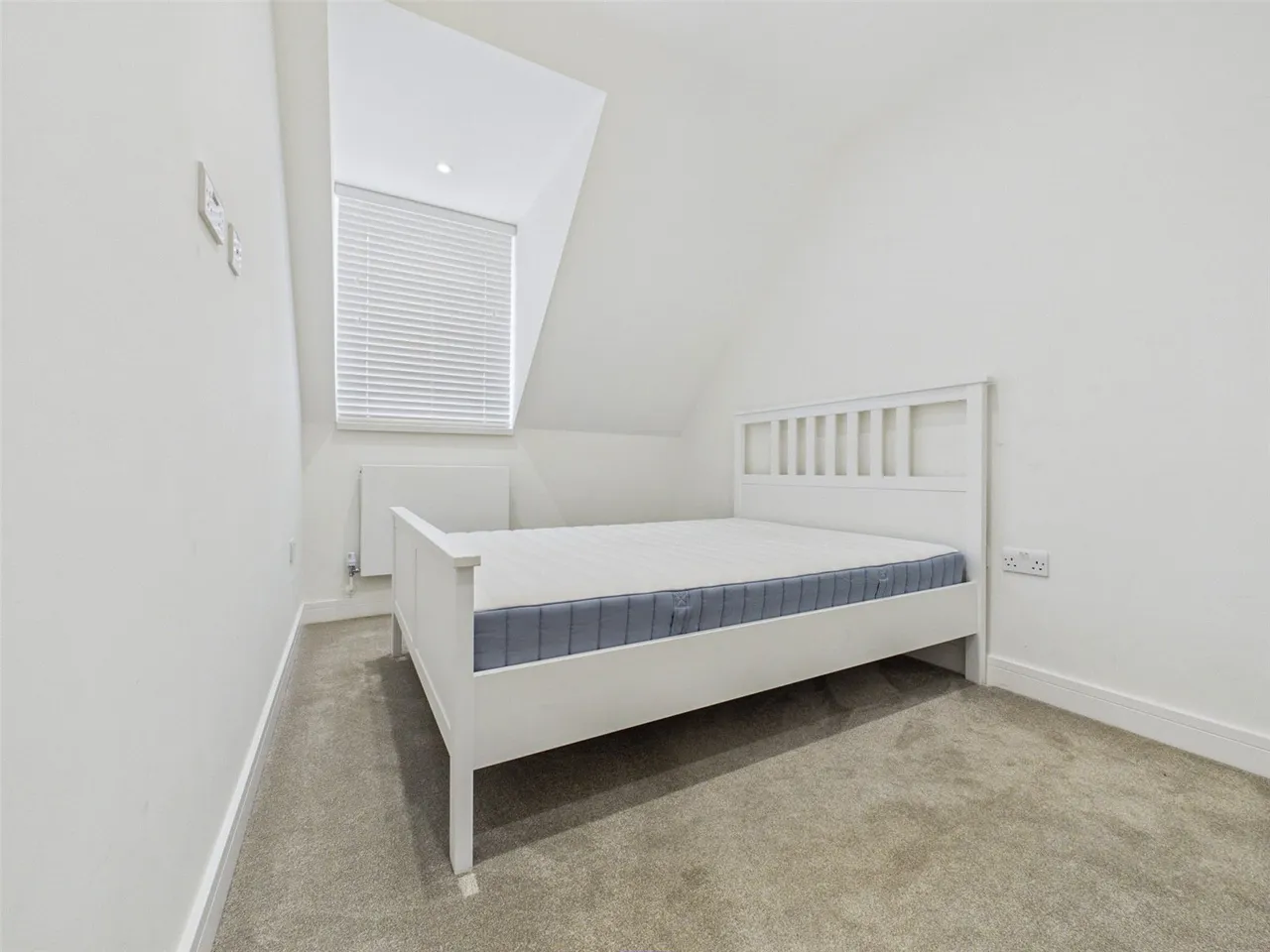 High Road, Ickenham, UB10, photo 11