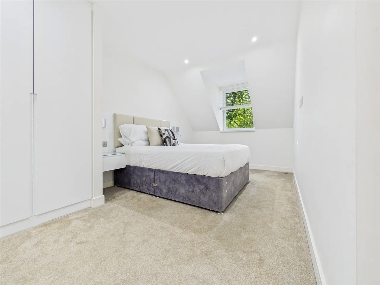 High Road, Ickenham, UB10, photo 6