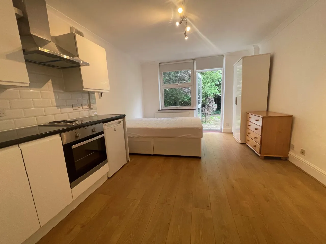 Manstone Road, Kilburn, NW2 3XG, photo 12