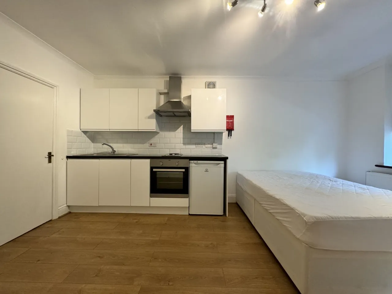 Manstone Road, Kilburn, NW2 3XG, photo 10