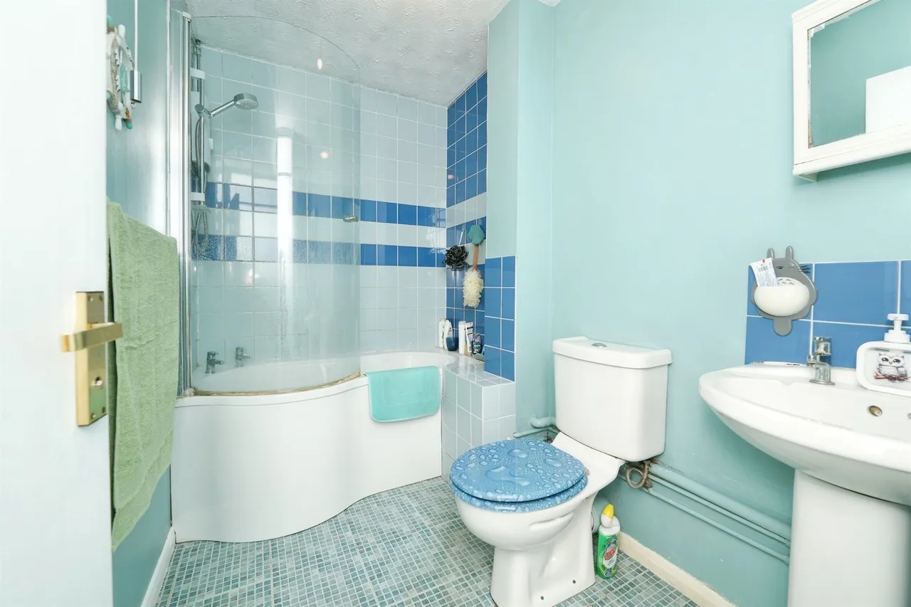 Longs Drive, Yate, BS37, photo 7