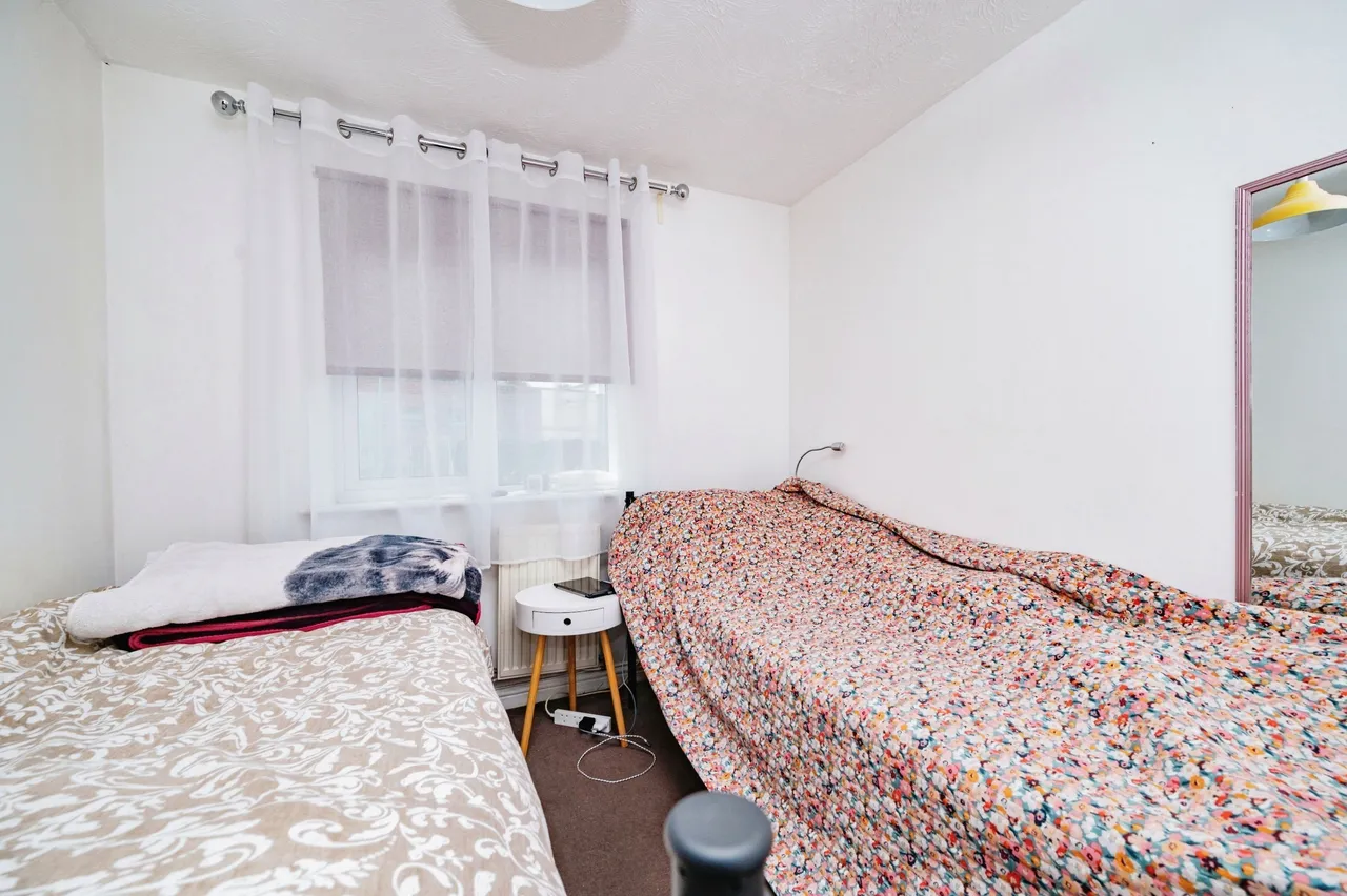 Dunraven Avenue, Luton, Bedfordshire, LU1, photo 9