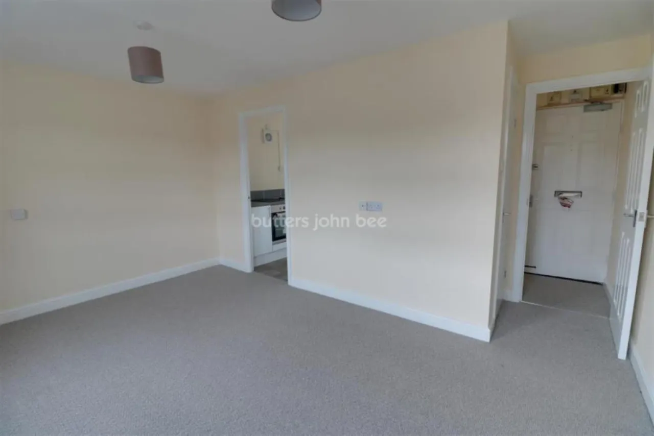 Cromer Drive, Crewe, photo 6