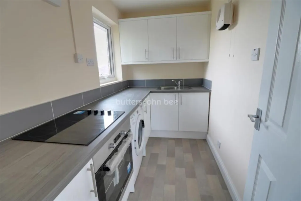 Cromer Drive, Crewe, photo 3