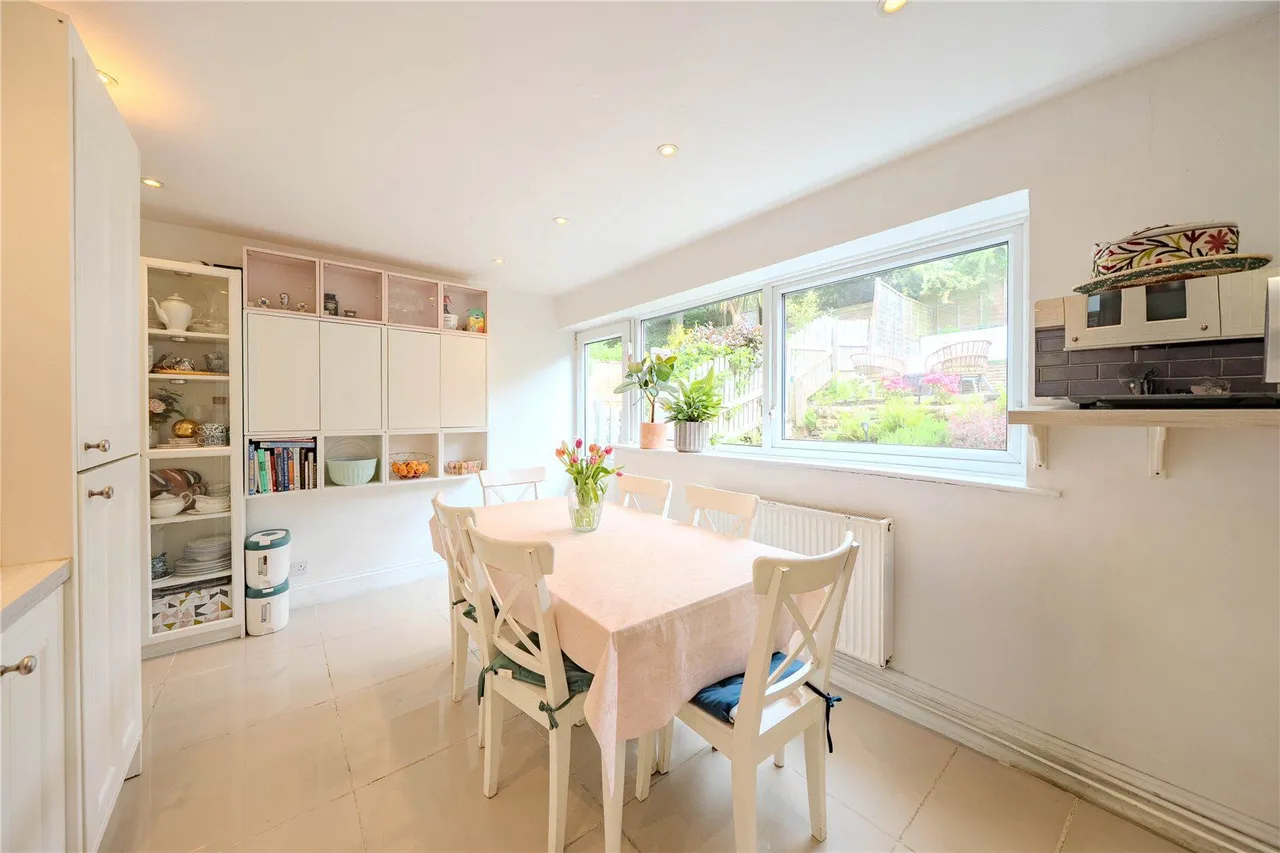 Brackenwood Close, Leeds, LS8, photo 16