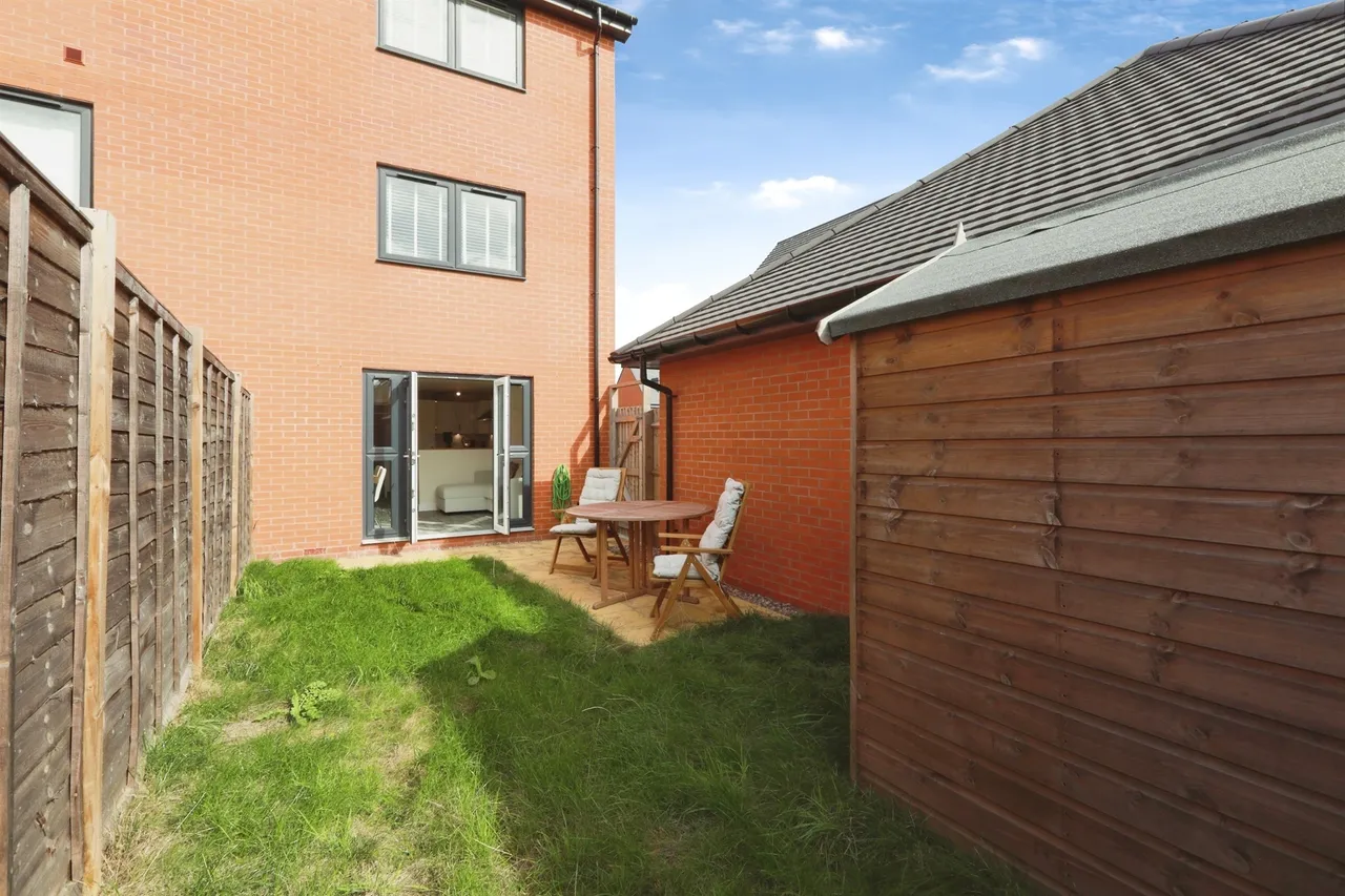 White Lias Way, Upper Lighthorne, CV33, photo 23