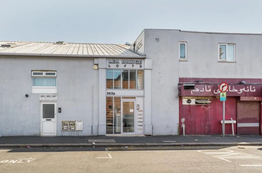 Lea Bridge Road, Leyton, E10, photo 3