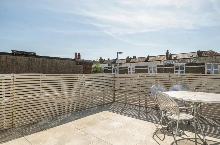 Lea Bridge Road, Leyton, E10, photo 14