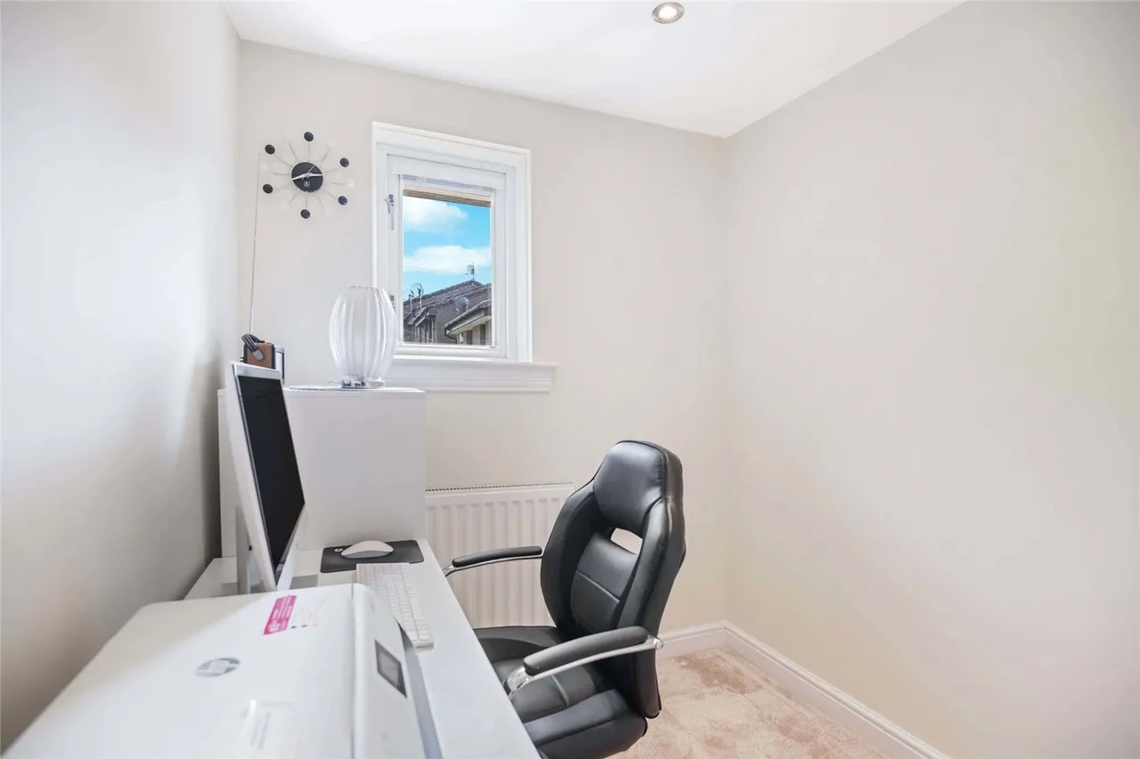 Upper Bourtree Court, Rutherglen, Glasgow, South Lanarkshire, G73, photo 16