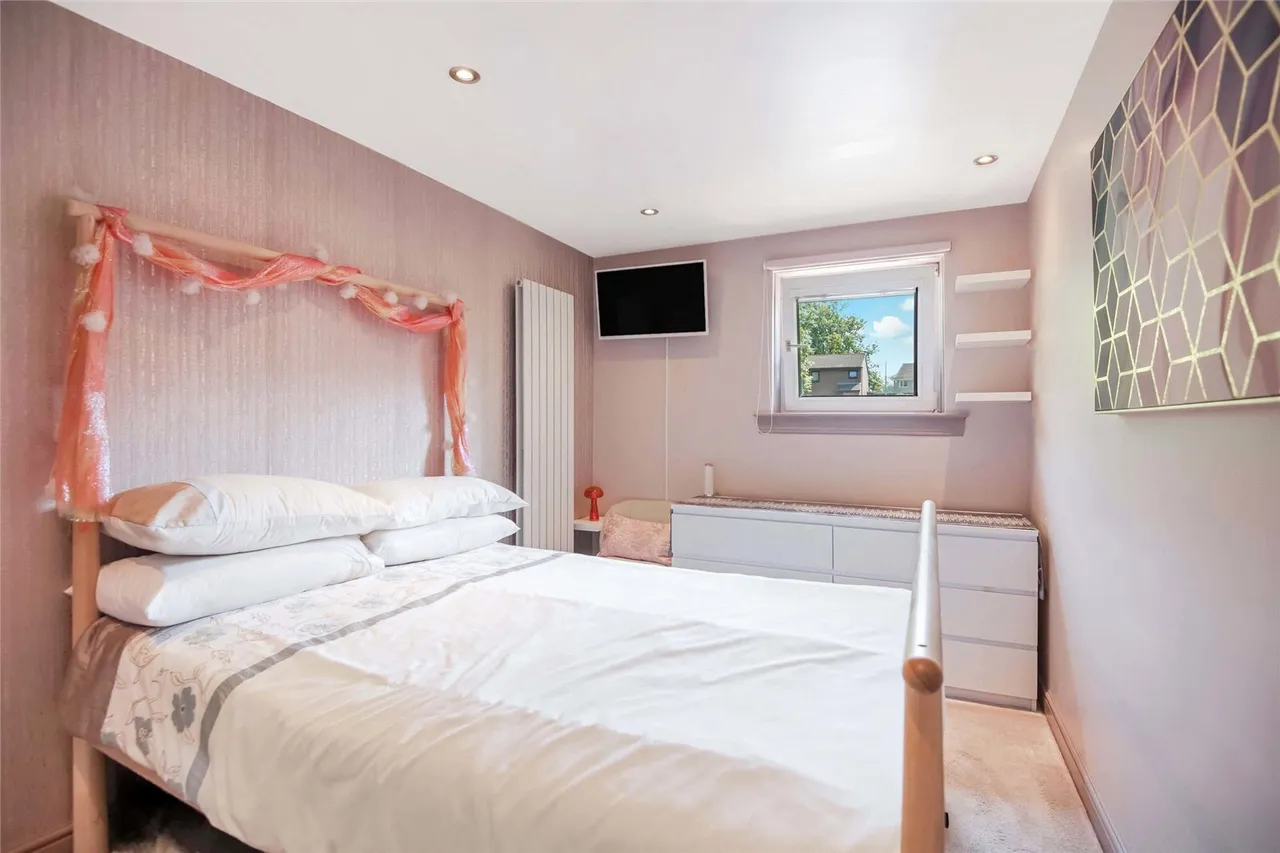 Upper Bourtree Court, Rutherglen, Glasgow, South Lanarkshire, G73, photo 14