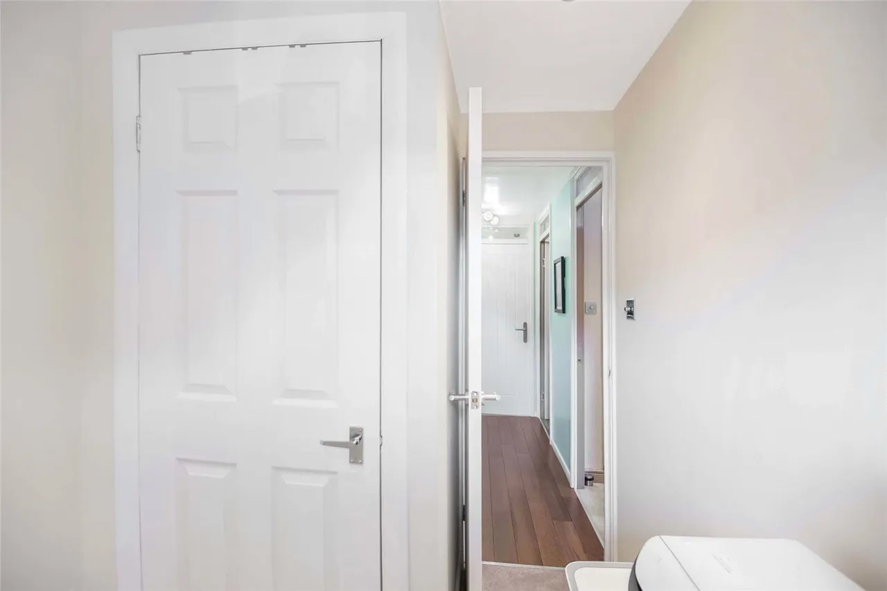 Upper Bourtree Court, Rutherglen, Glasgow, South Lanarkshire, G73, photo 13