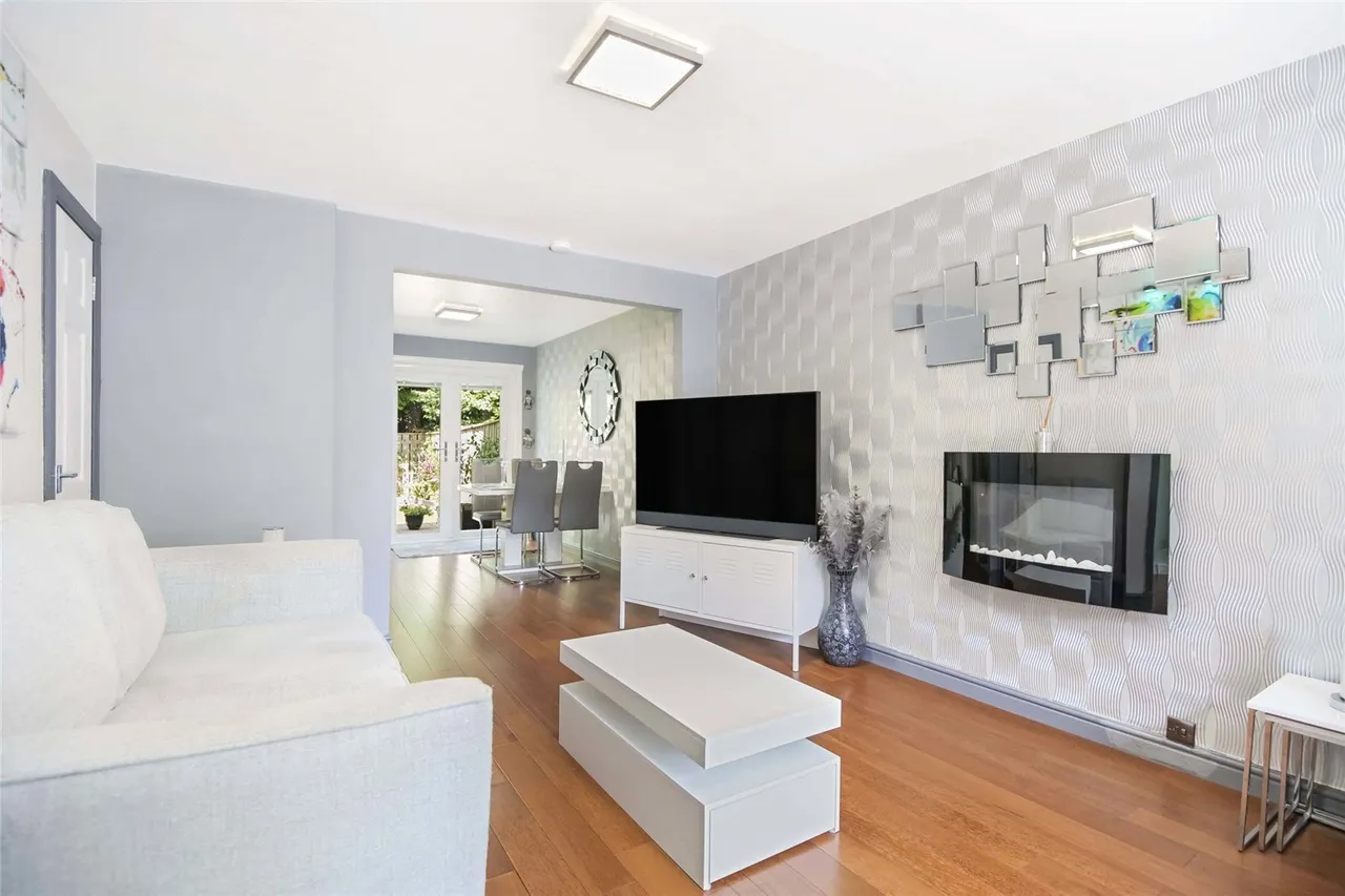 Upper Bourtree Court, Rutherglen, Glasgow, South Lanarkshire, G73, photo 5