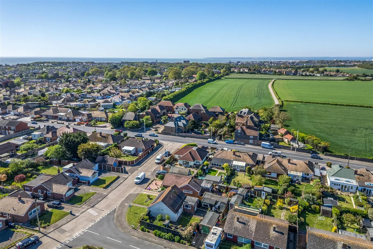 Wilkes Road, Broadstairs, Kent, CT10 2HL, photo 26