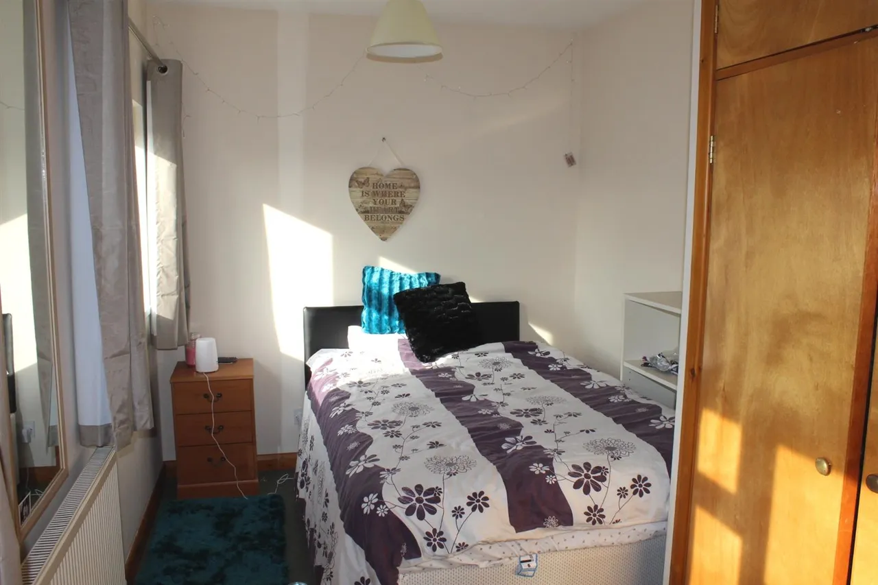 Larchwood Drive, Englefield Green, Egham, Surrey, TW20 0SL, photo 7
