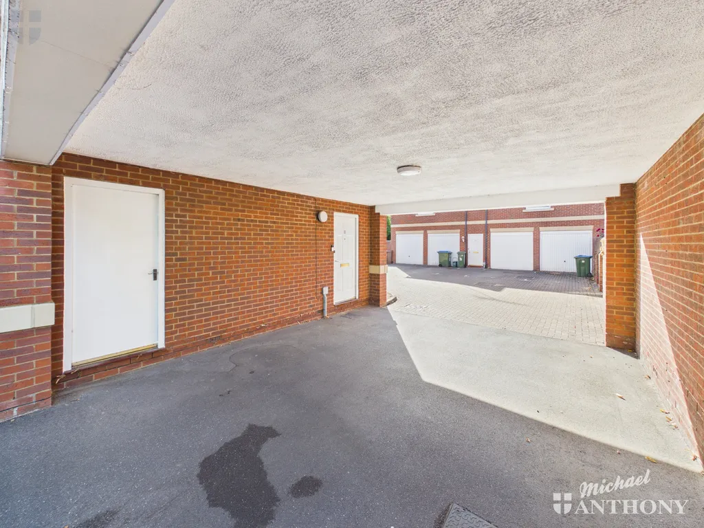 Whitebeam Close, Weston Turville, Aylesbury, HP22 5YE, photo 9