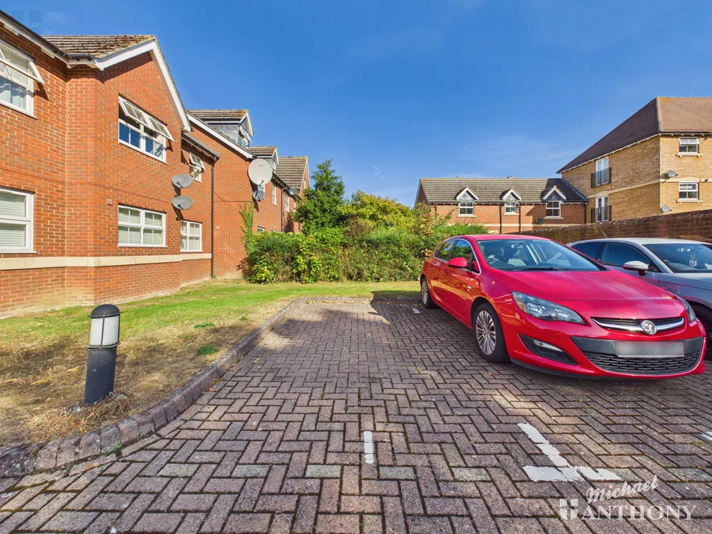 Whitebeam Close, Weston Turville, Aylesbury, HP22 5YE, photo 11
