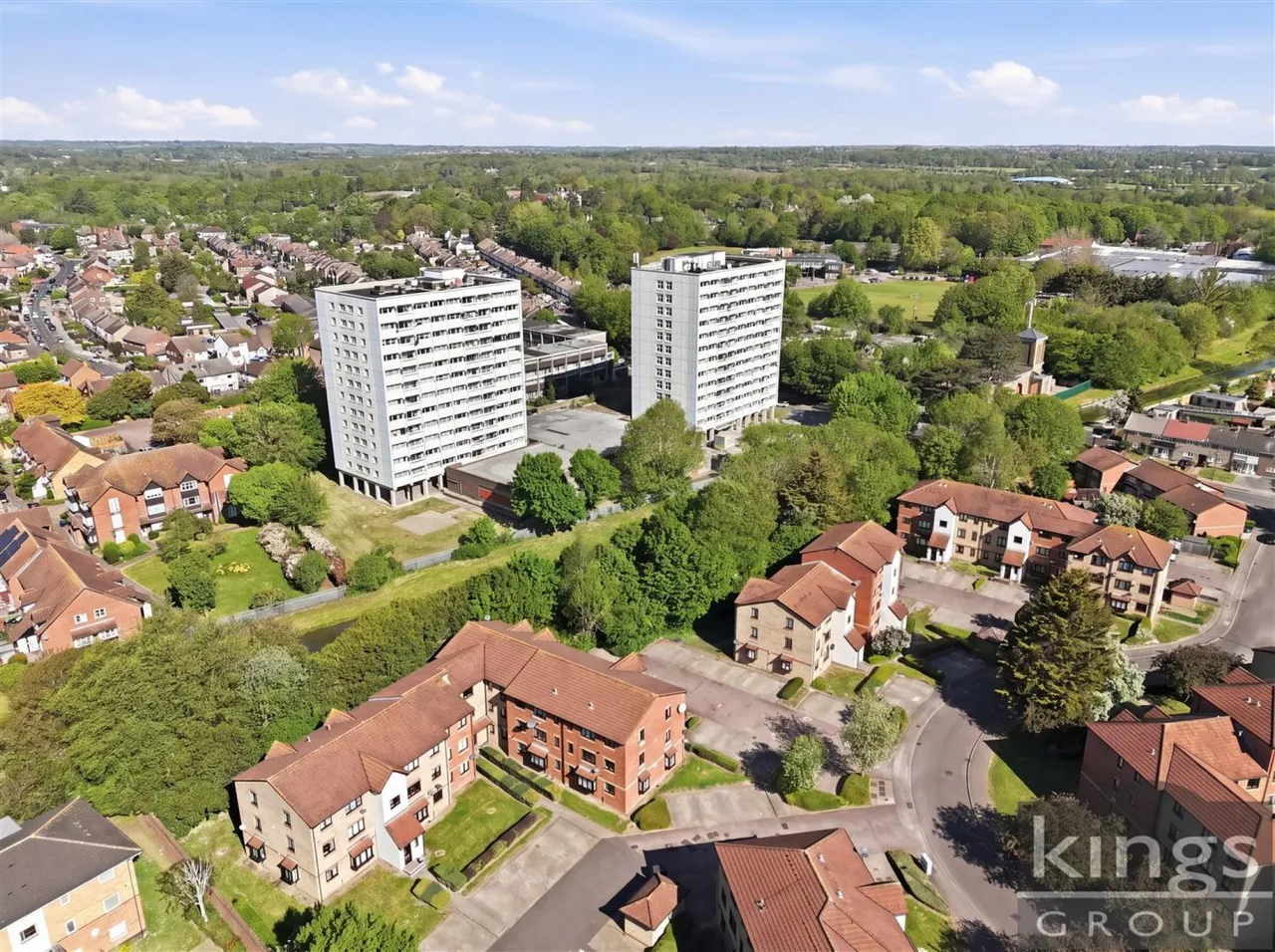 Magpie Close, Enfield, photo 13