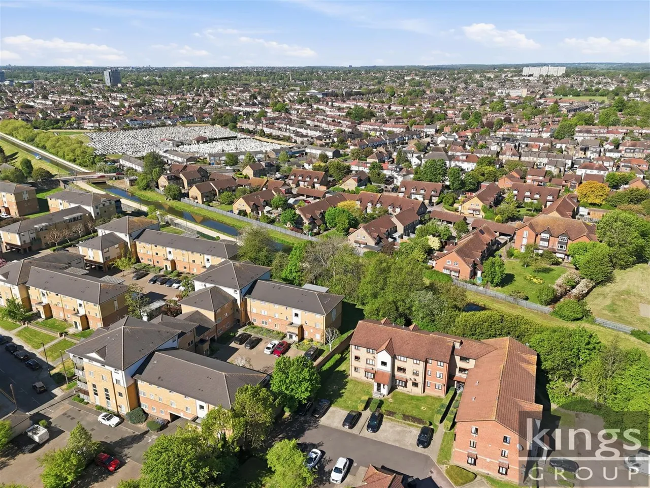Magpie Close, Enfield, photo 8