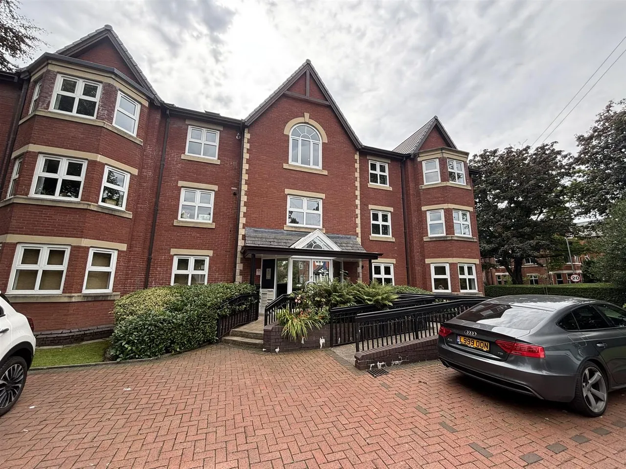 Barlow Moor Road, West Didsbury, M20, photo 21