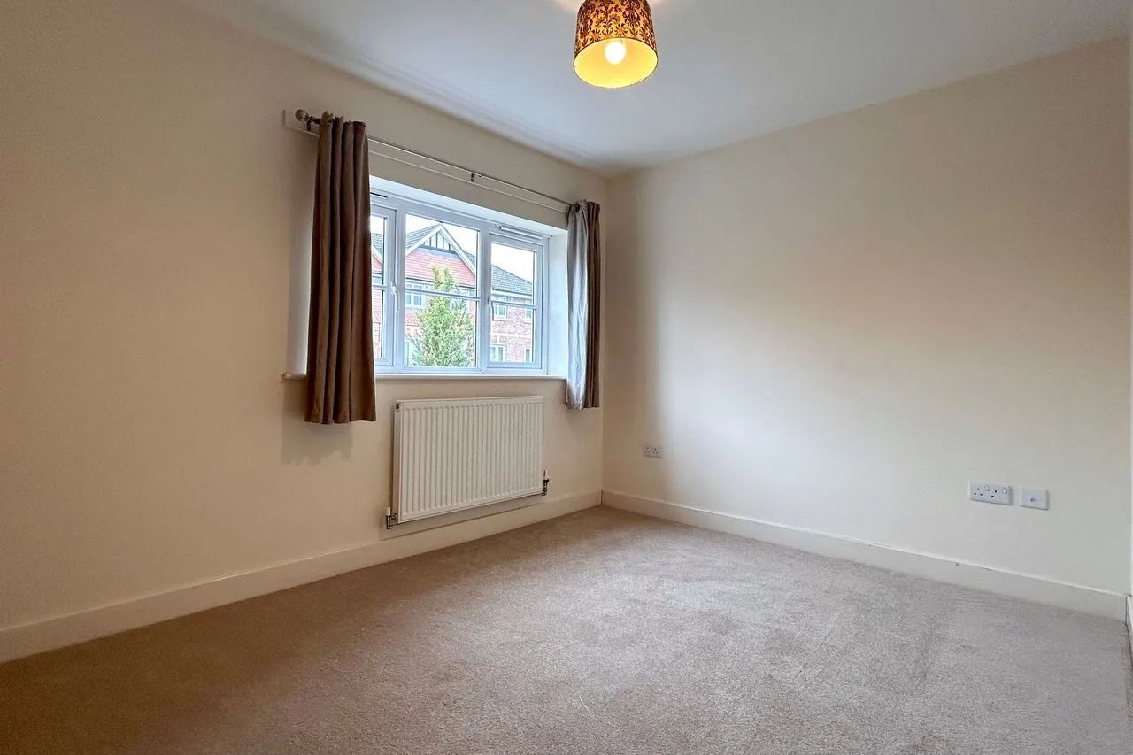 Lawnhurst Close, Cheadle, photo 6