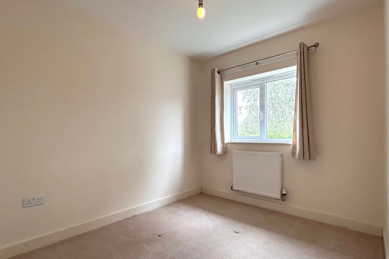 Lawnhurst Close, Cheadle, photo 7