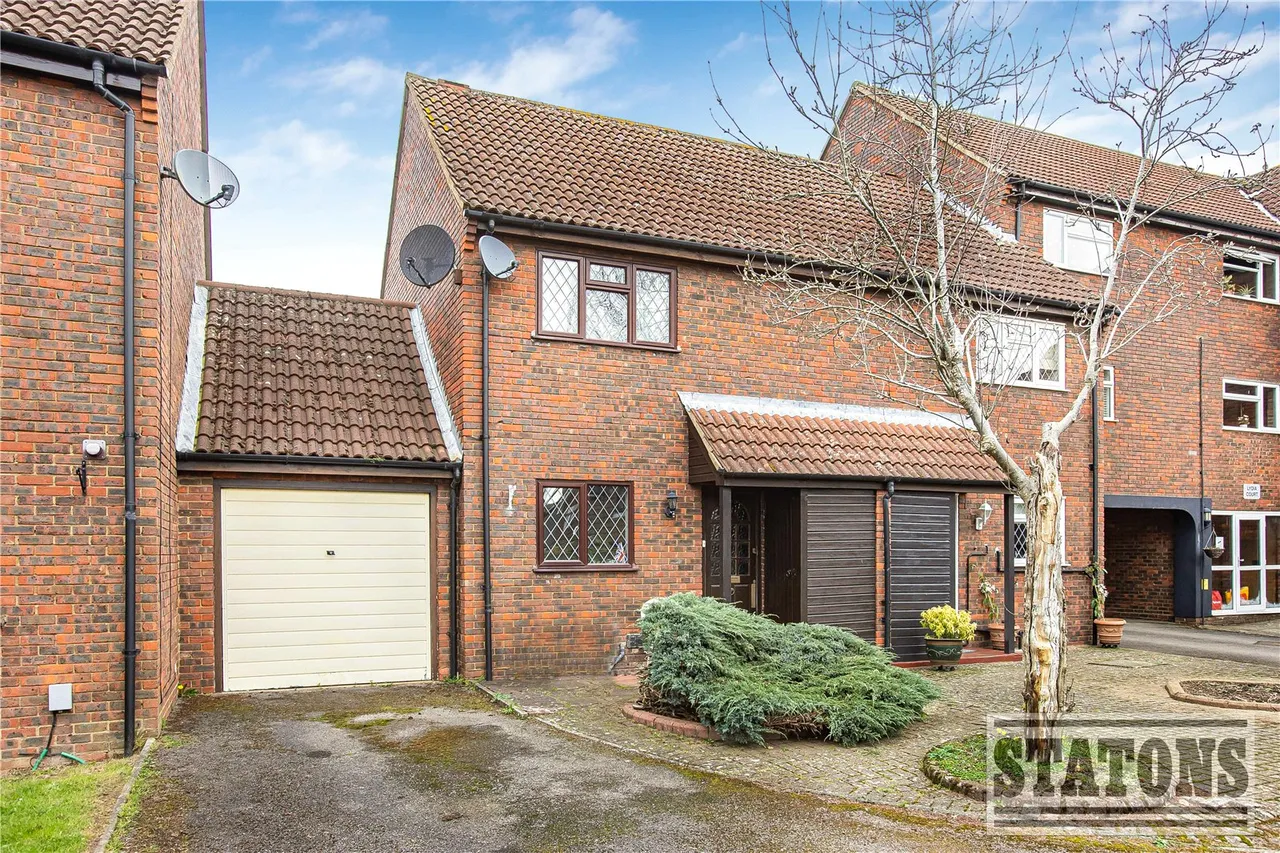 2 bed house for sale — Lydia Mews, Welham Green, North Mymms, Hatfield, AL9 7PZ