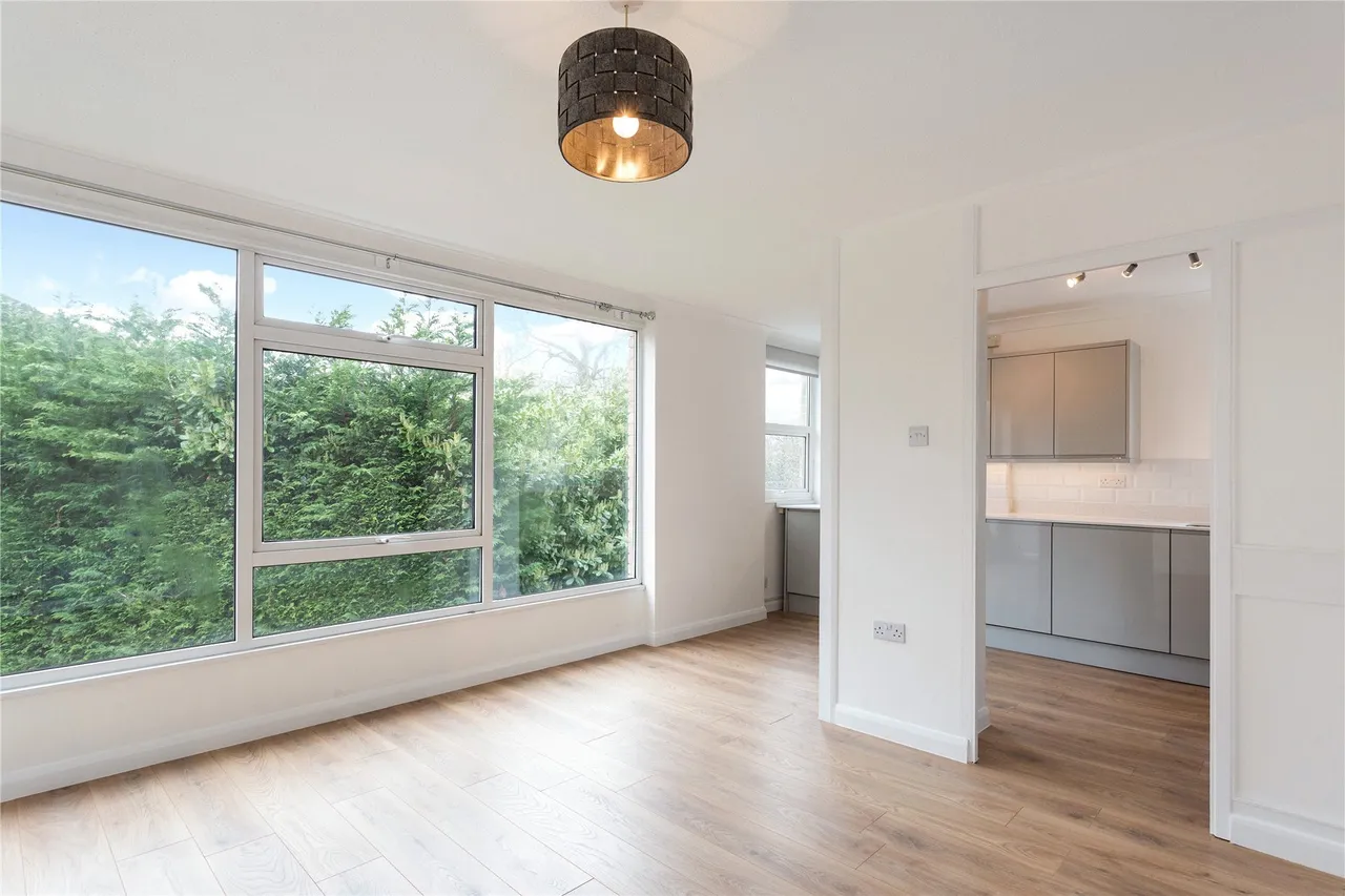 Woodview Court, Queens Road, Weybridge, KT13, photo 3