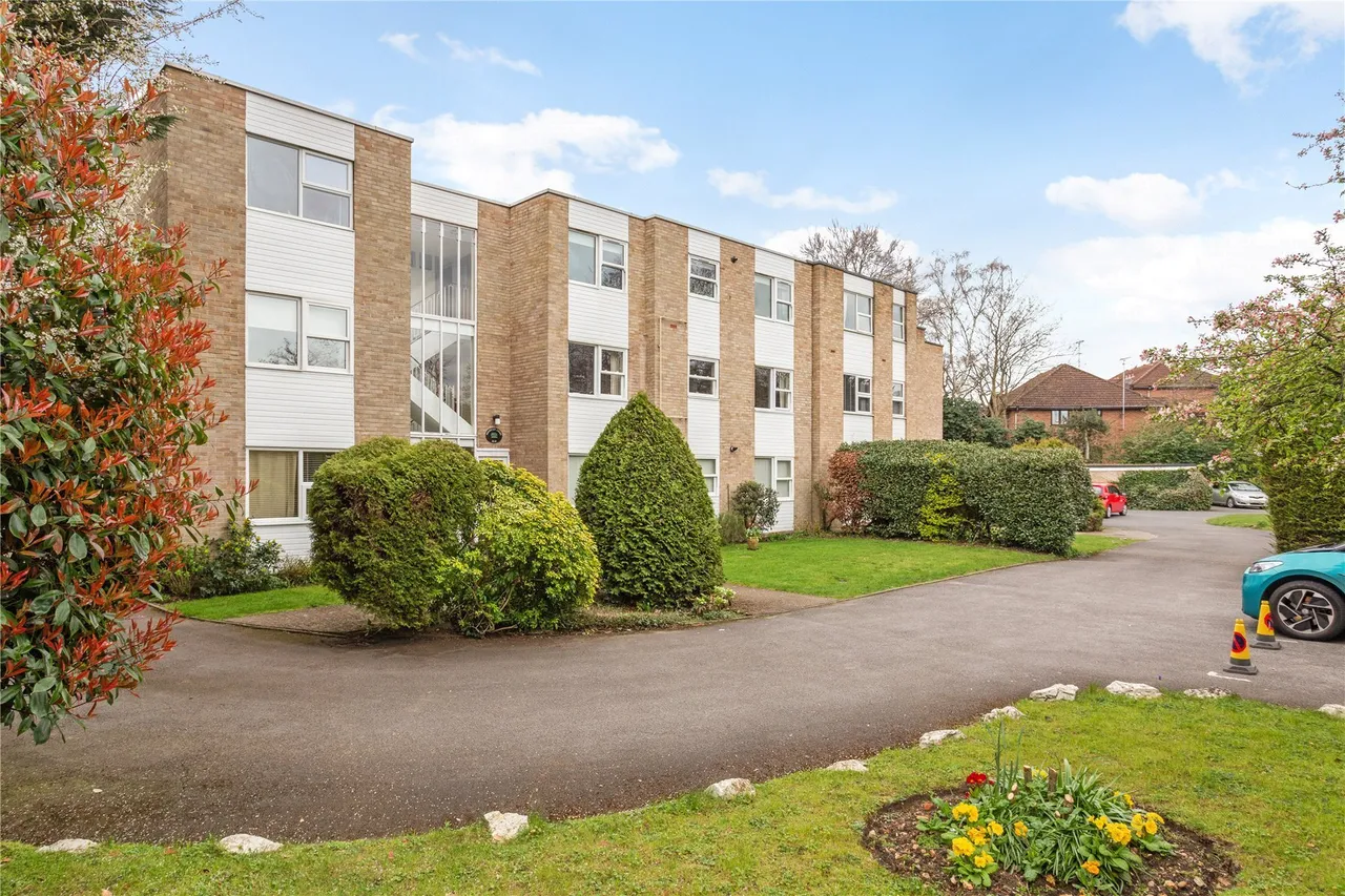 Woodview Court, Queens Road, Weybridge, KT13, photo 4