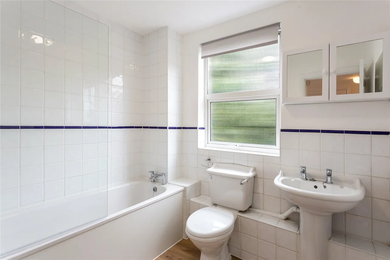 Woodview Court, Queens Road, Weybridge, KT13, photo 12