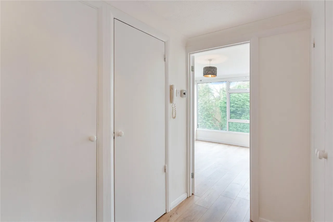 Woodview Court, Queens Road, Weybridge, KT13, photo 10