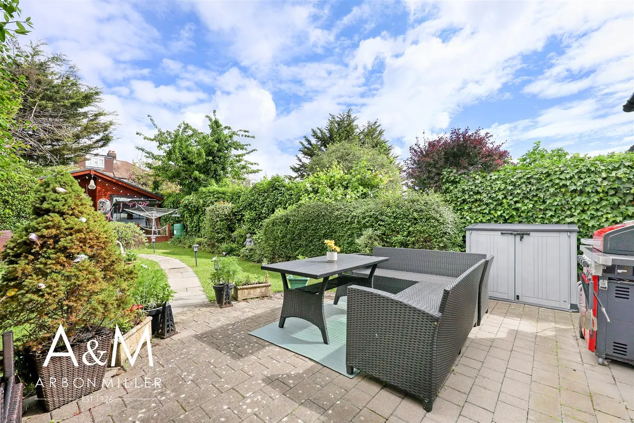 Cleves Walk, Hainault, Essex, Ilford, IG62NQ, photo 23
