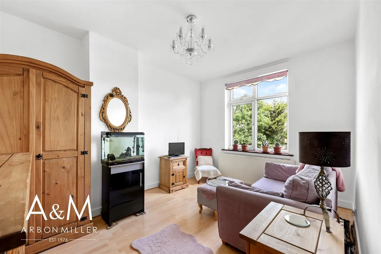 Cleves Walk, Hainault, Essex, Ilford, IG62NQ, photo 16