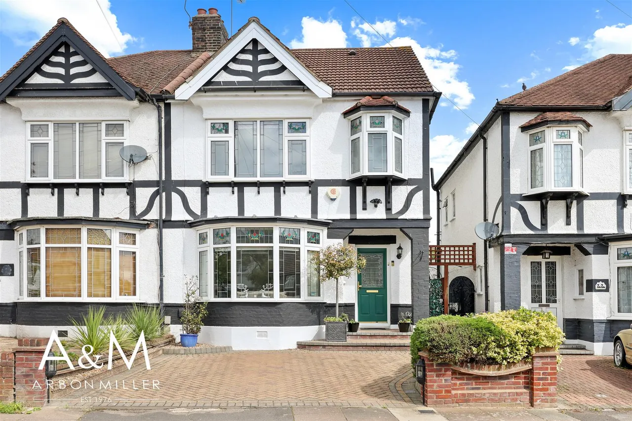 Cleves Walk, Hainault, Essex, Ilford, IG62NQ, photo 31