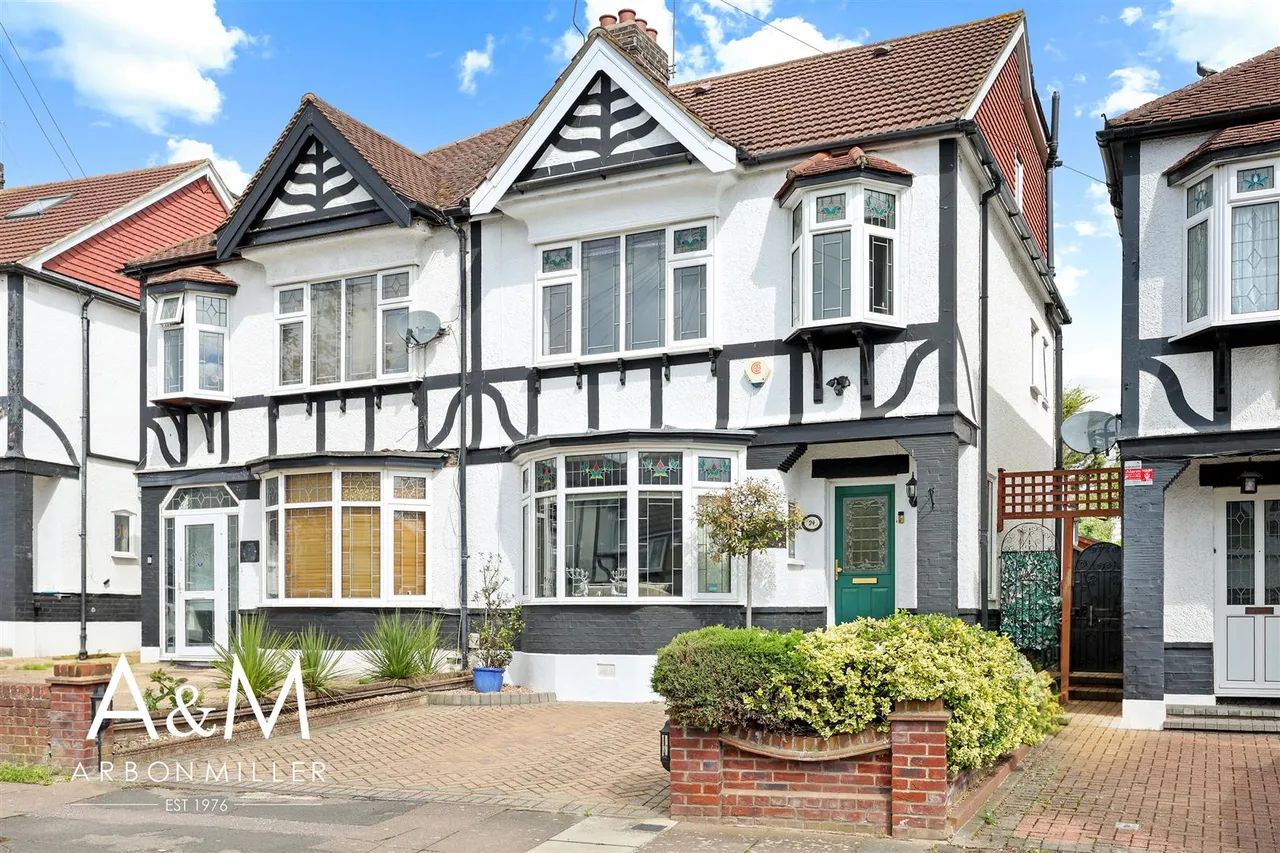 Cleves Walk, Hainault, Essex, Ilford, IG62NQ, photo 30
