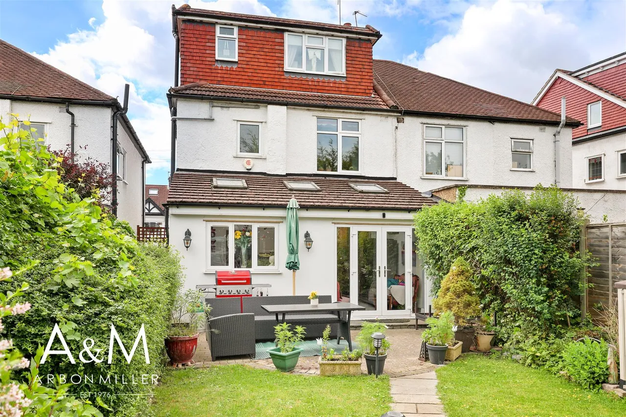 Cleves Walk, Hainault, Essex, Ilford, IG62NQ, photo 28