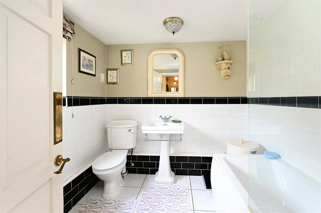 Grenadier Road, Ash Vale, Guildford, Surrey, GU12 5DT, photo 8
